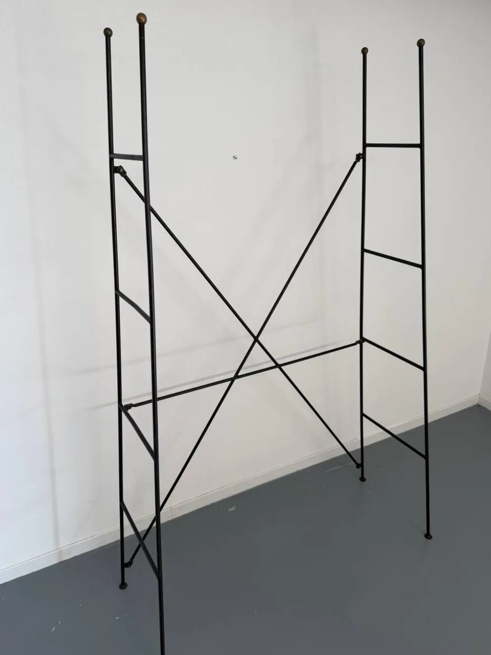Étagère vintage moderniste en métal et verre design francais année 50