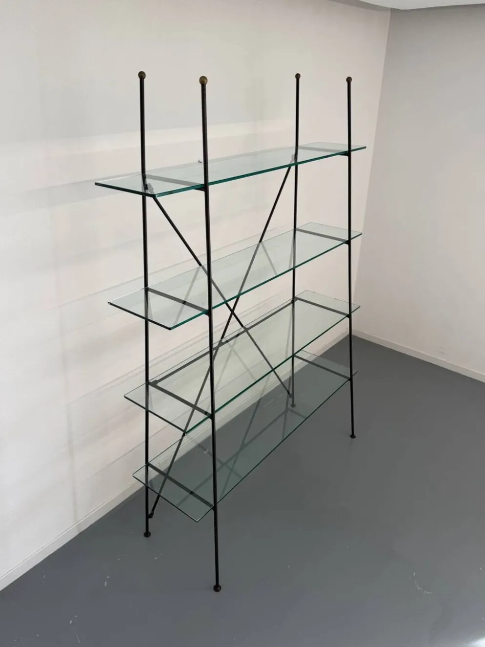 Étagère vintage moderniste en métal et verre design francais année 50
