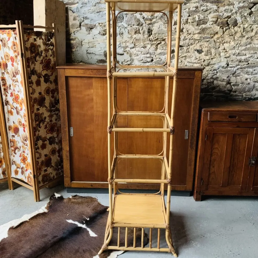 Étagère vintage rotin et verre