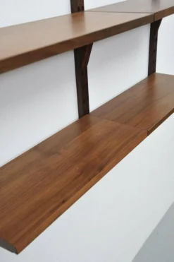 Étagère vintage Royal System en noyer par Poul Cadovius, 1950