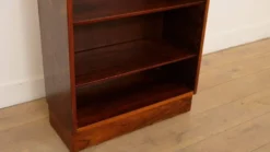 Étagère vintage étroite | Bois de rose | Hundevad pour Omann Jun