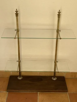 Étagère, vitrine de comptoir en verre, laiton et bois, Siegel Paris