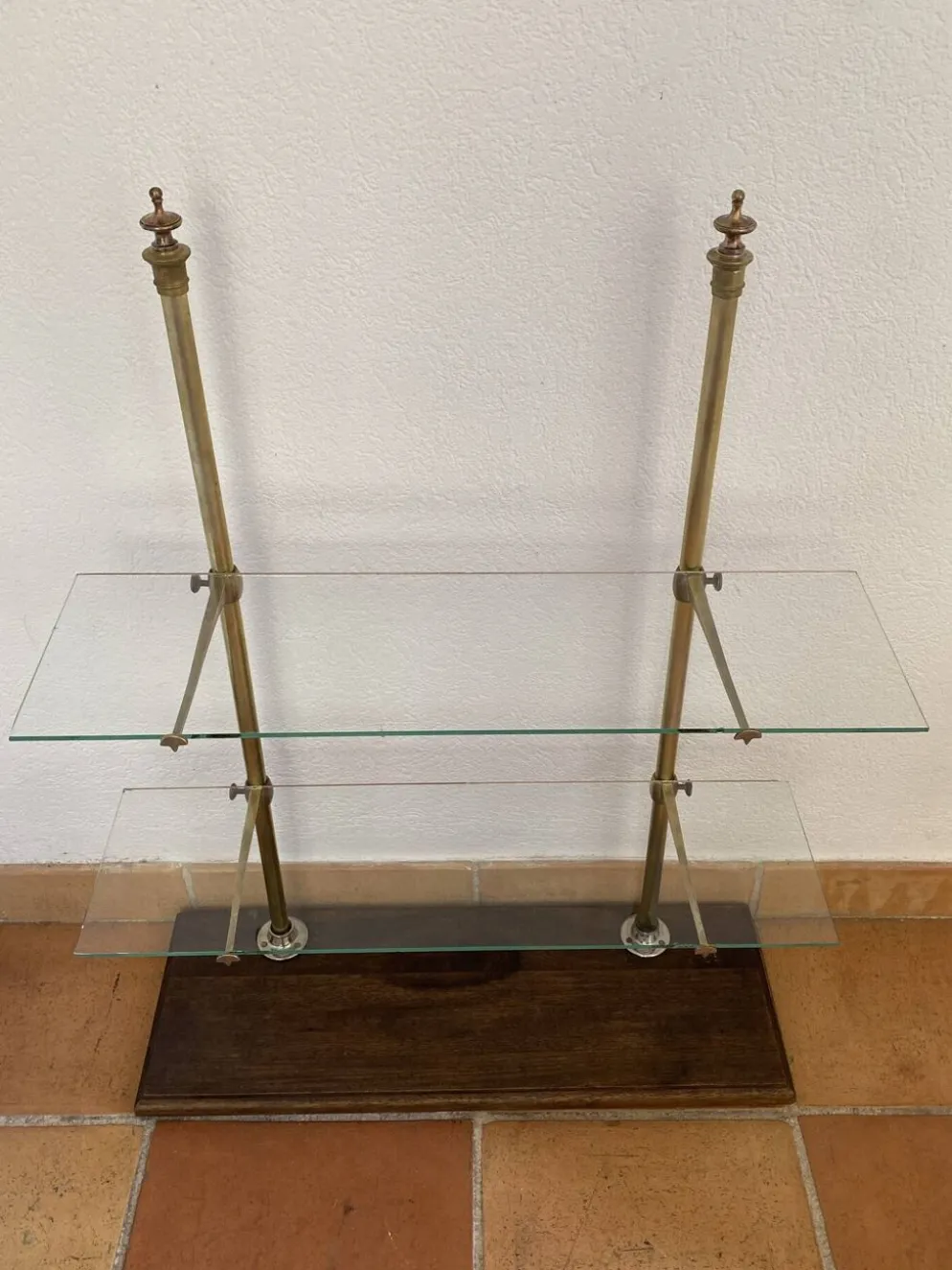 Étagère, vitrine de comptoir en verre, laiton et bois, Siegel Paris