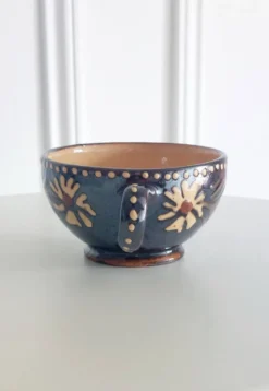 Tasse ancienne en poterie Alsacienne