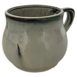 Tasse bleu et gris dégradés