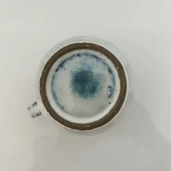 Tasse bleu et gris dégradés