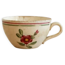 Tasse à café ancienne en terre de fer patinée Sarreguemines – Décor floral