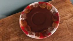 Tasse caquelon et soucoupe, déjeuner, Vallauris en céramique flammée