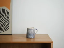 Tasse en céramique, années 1970, fabriquée en Europe