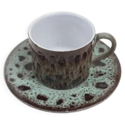 Tasse en céramique lava marron et turquoise, années 1970.