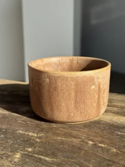 Tasse en grès émaillé brun H6,5 D10,5