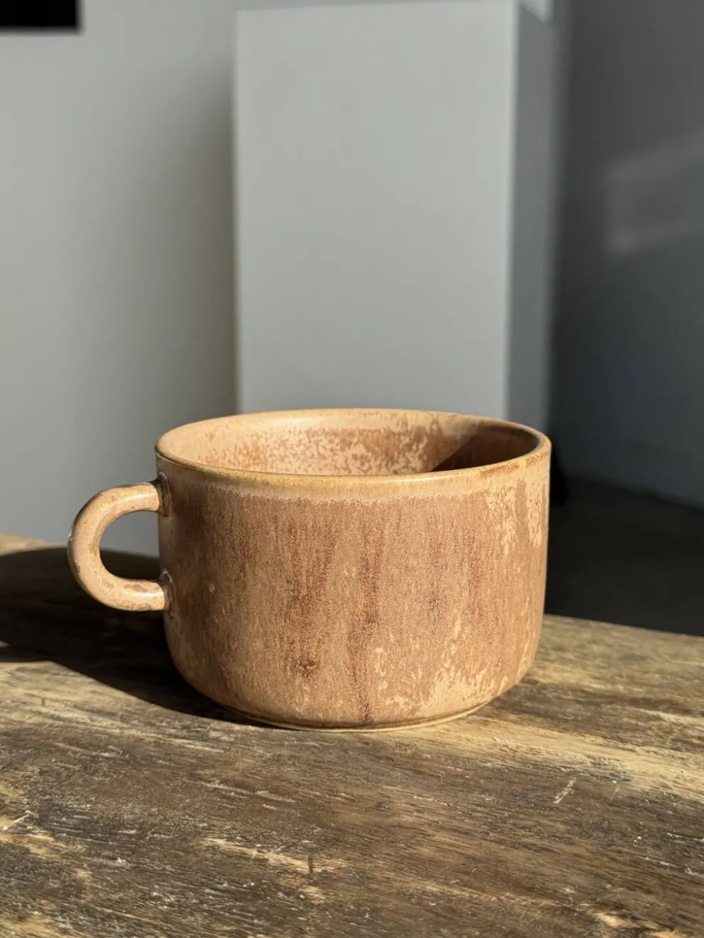 Tasse en grès émaillé brun H6,5 D10,5