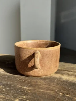 Tasse en grès émaillé brun H6,5 D10,5