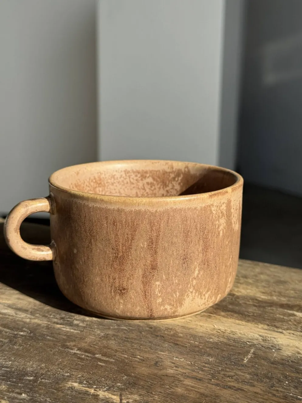 Tasse en grès émaillé brun H6,5 D10,5