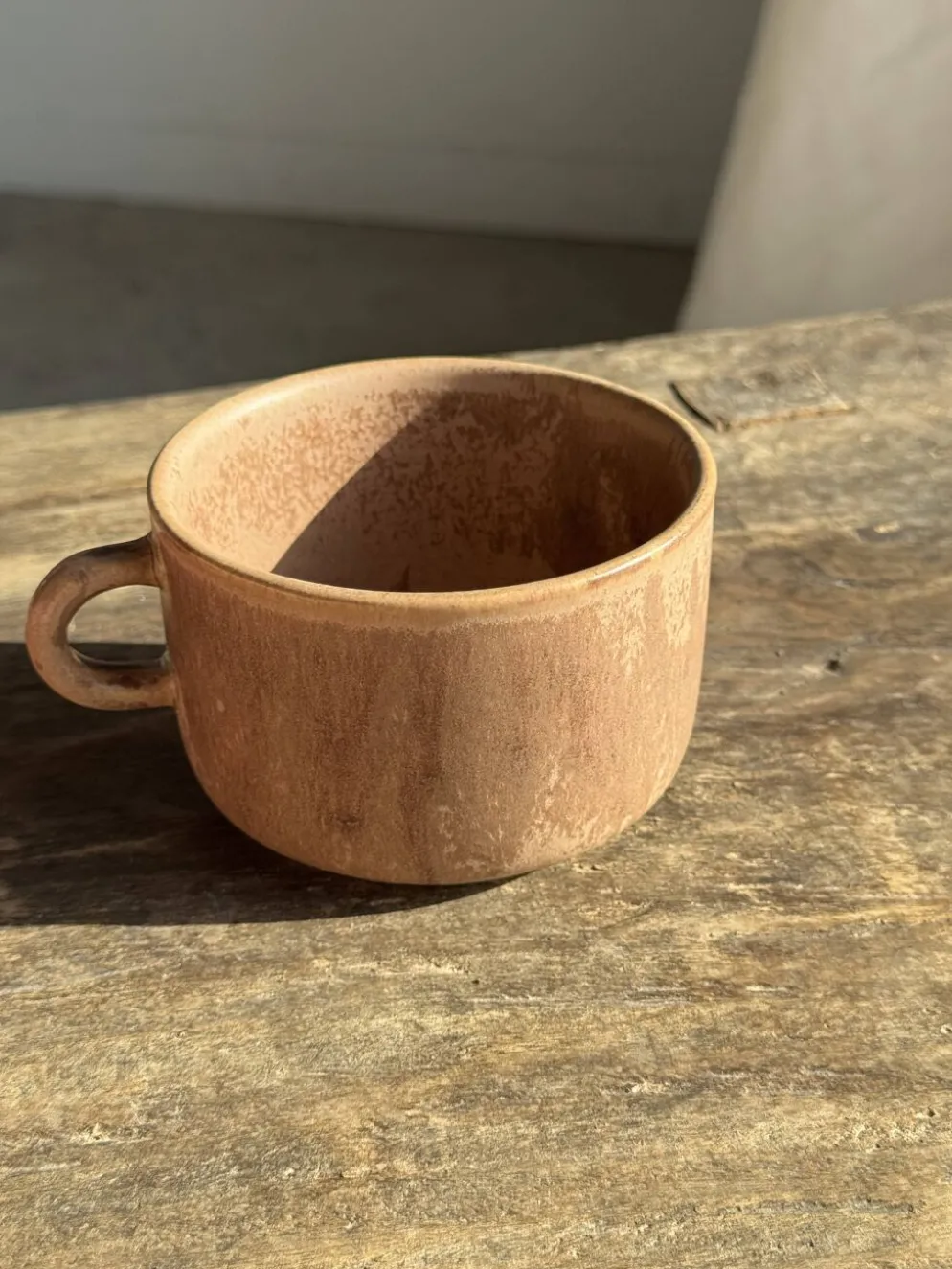 Tasse en grès émaillé brun H6,5 D10,5