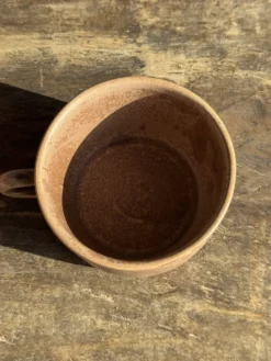 Tasse en grès émaillé brun H6,5 D10,5