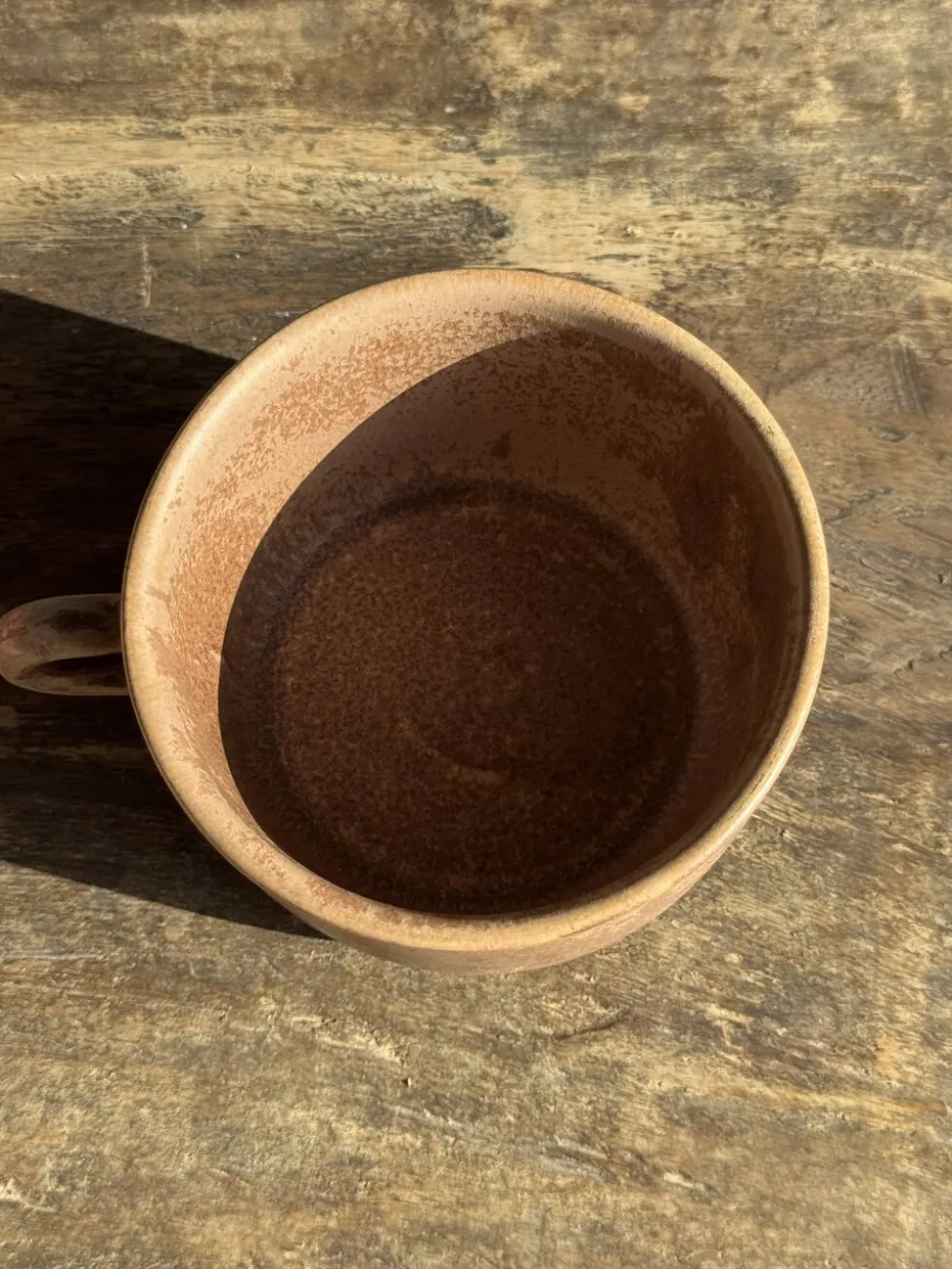 Tasse en grès émaillé brun H6,5 D10,5