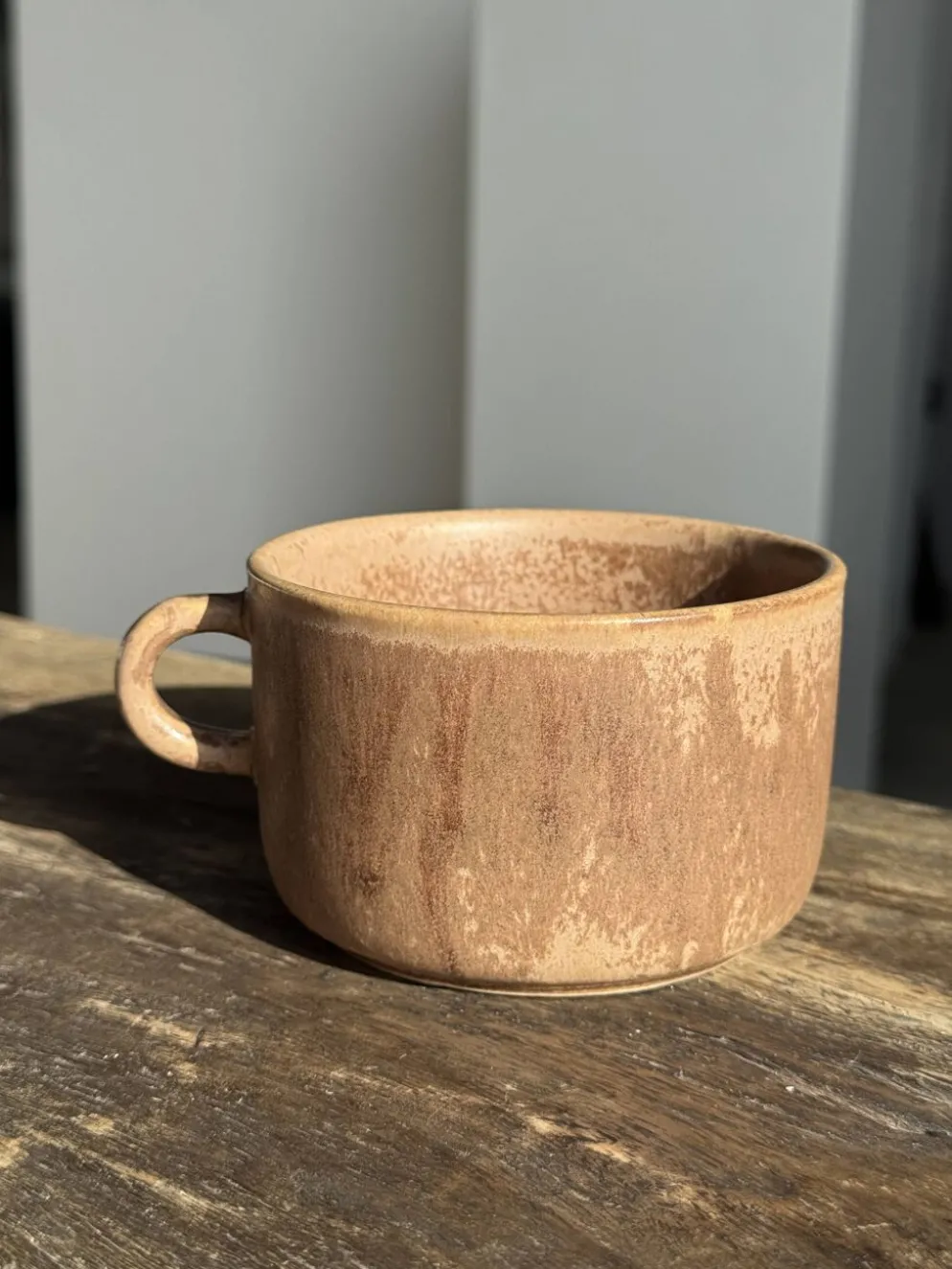 Tasse en grès émaillé brun H6,5 D10,5