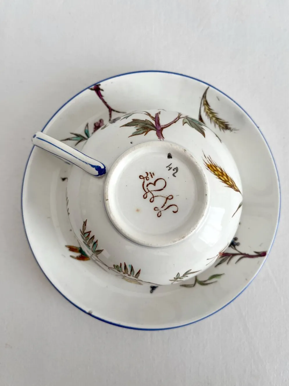 Tasse en terre de fer polychrome "Nella" Jules Veillard Bordeaux (JVB)
