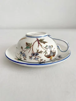Tasse en terre de fer polychrome