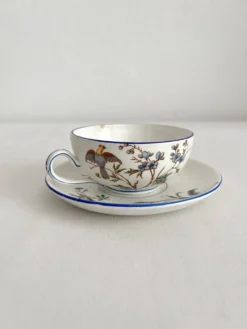 Tasse en terre de fer polychrome