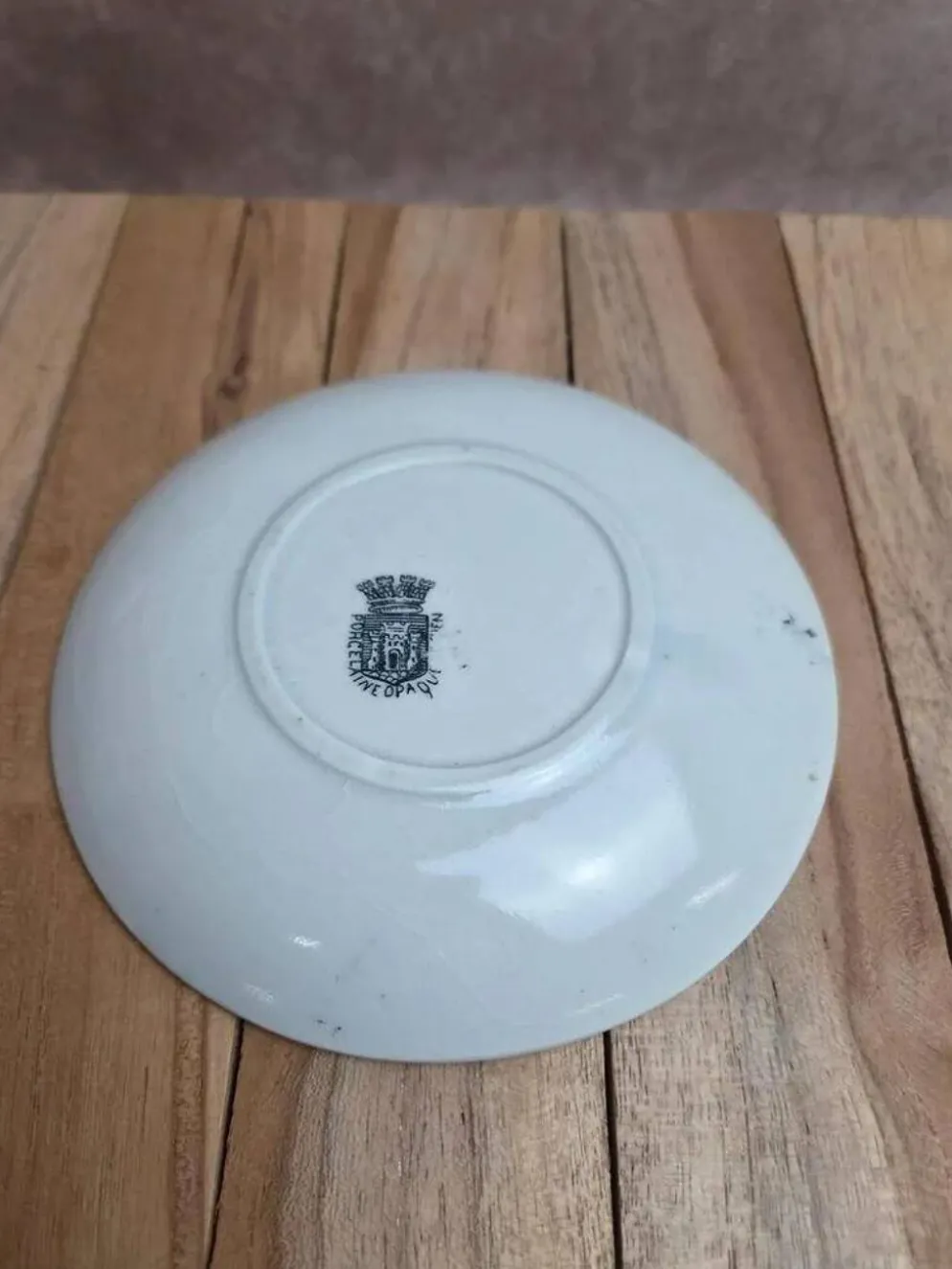 Tasse et soucoupe anciennes Gien – terre de fer – décor floral doré