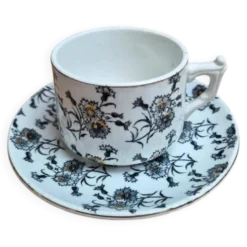 Tasse et soucoupe anciennes Gien – terre de fer – décor floral doré