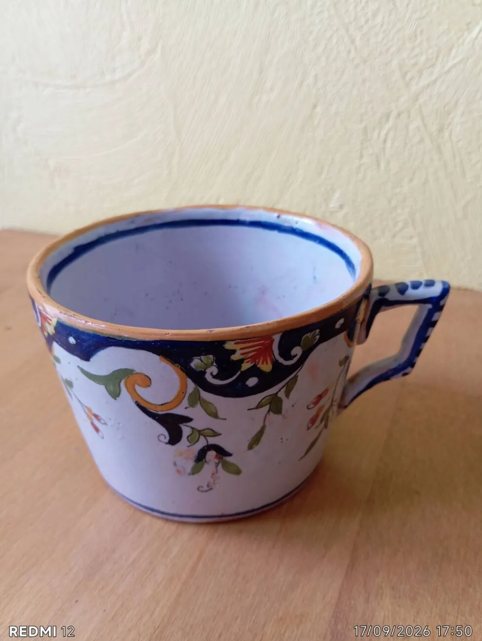 Tasse Henriot Quimper ancienne