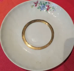 5 tasses à cadé avec soucoupes