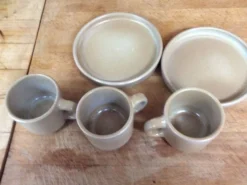 Tasses à café en grès