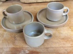 Tasses à café en grès