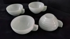 4 Tasses à café en Opaline Art Déco