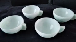 4 Tasses à café en Opaline Art Déco