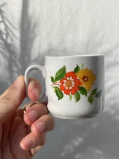 12 tasses à café en porcelaine avec fleurs 1960 1970