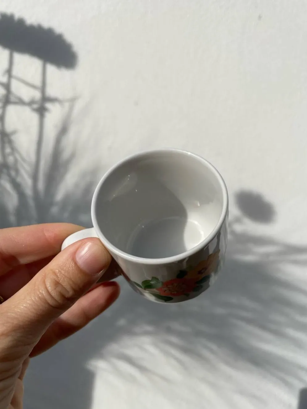 12 tasses à café en porcelaine avec fleurs 1960 1970