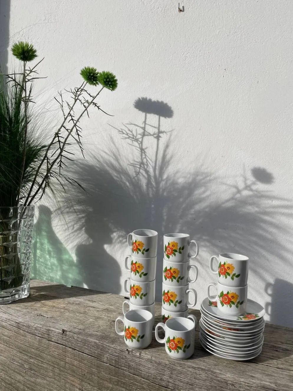 12 tasses à café en porcelaine avec fleurs 1960 1970