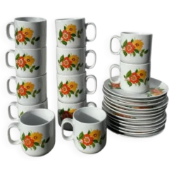 12 tasses à café en porcelaine avec fleurs 1960 1970