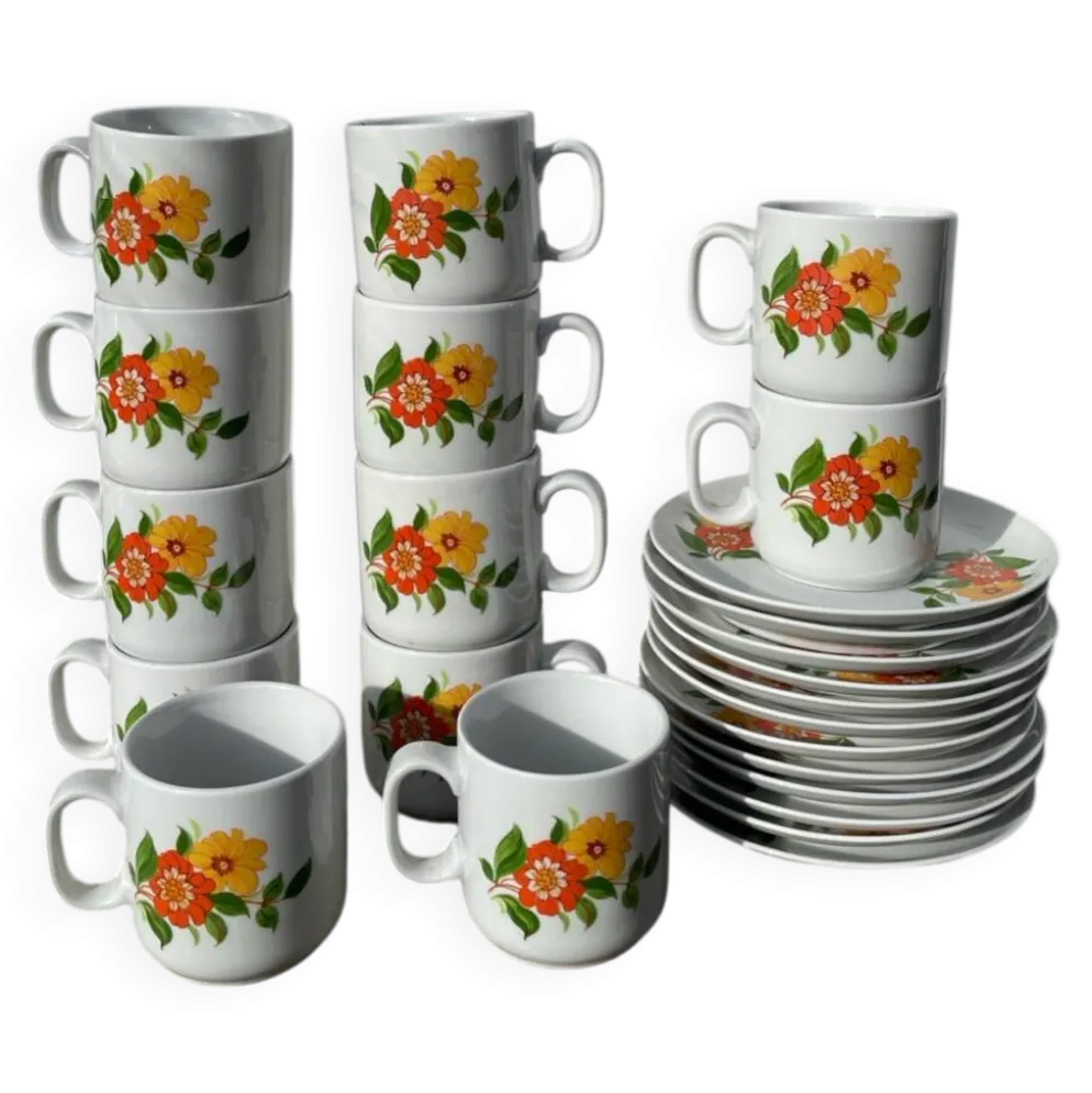 12 tasses à café en porcelaine avec fleurs 1960 1970