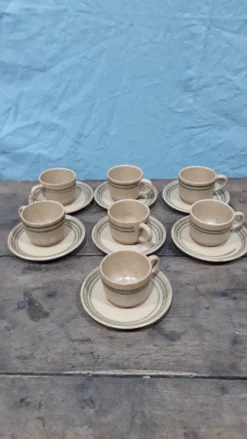 7 tasses à café et soucoupes Sarreguemines