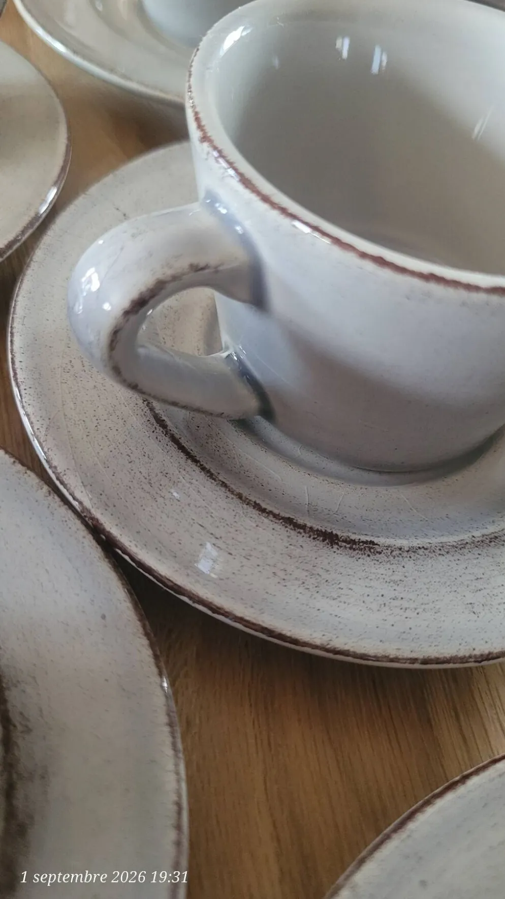 17 tasses à café et sous-tasses en grès peintes main ( idéales pro / b