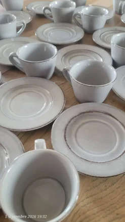 17 tasses à café et sous-tasses en grès peintes main ( idéales pro / b