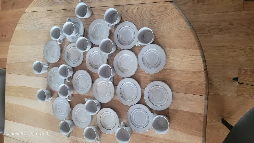 17 tasses à café et sous-tasses en grès peintes main ( idéales pro / b