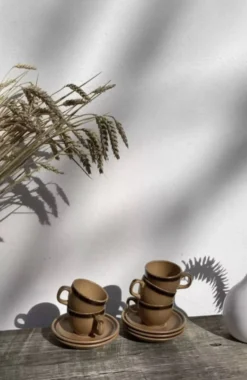 Tasses à café et sous tasses en grès vintage années 1970