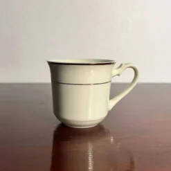 Tasses à café vintage en porcelaine