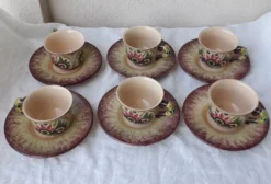 Tasses en faïence de Quimper Fouillen