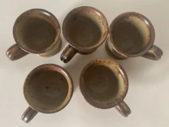 5 tasses en grès
