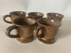 5 tasses en grès