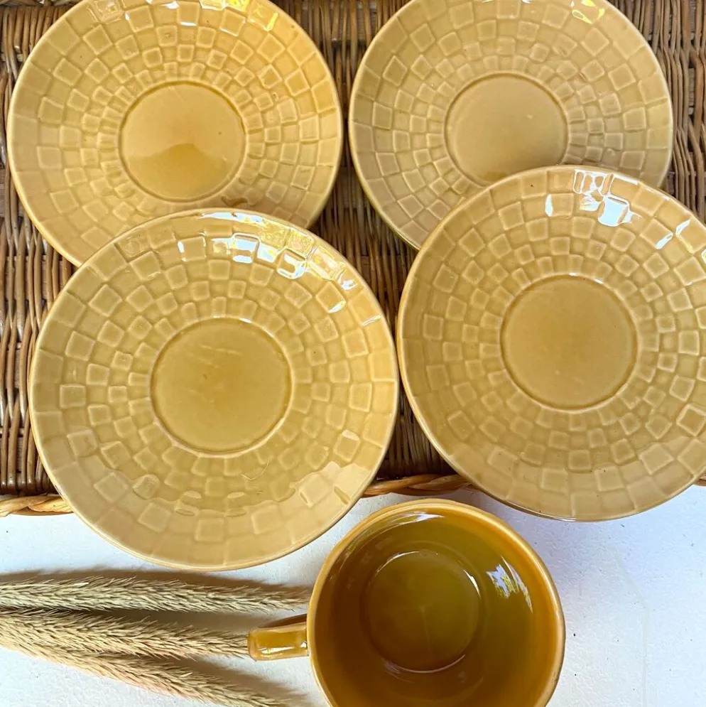 Tasses en grès émaillé
