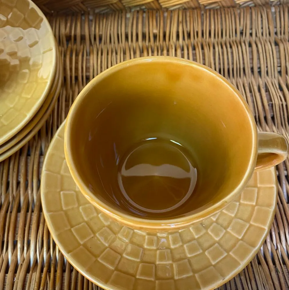 Tasses en grès émaillé
