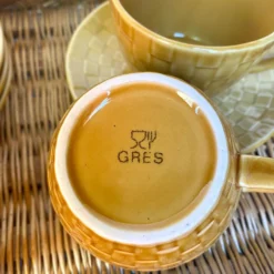 Tasses en grès émaillé